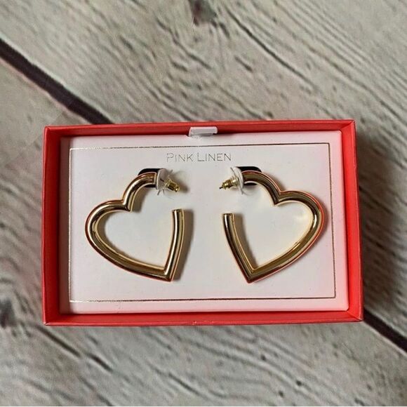 🆕 PINK LINEN | Gold Plated Heart Earrings - Picture 1 of 3